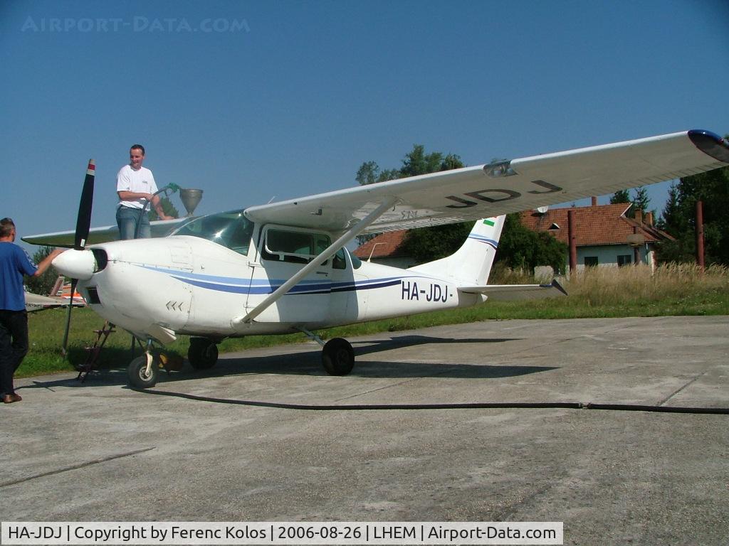 HA-JDJ, 1962 Cessna 182E Skylane Skylane C/N 18254279, Esztergom