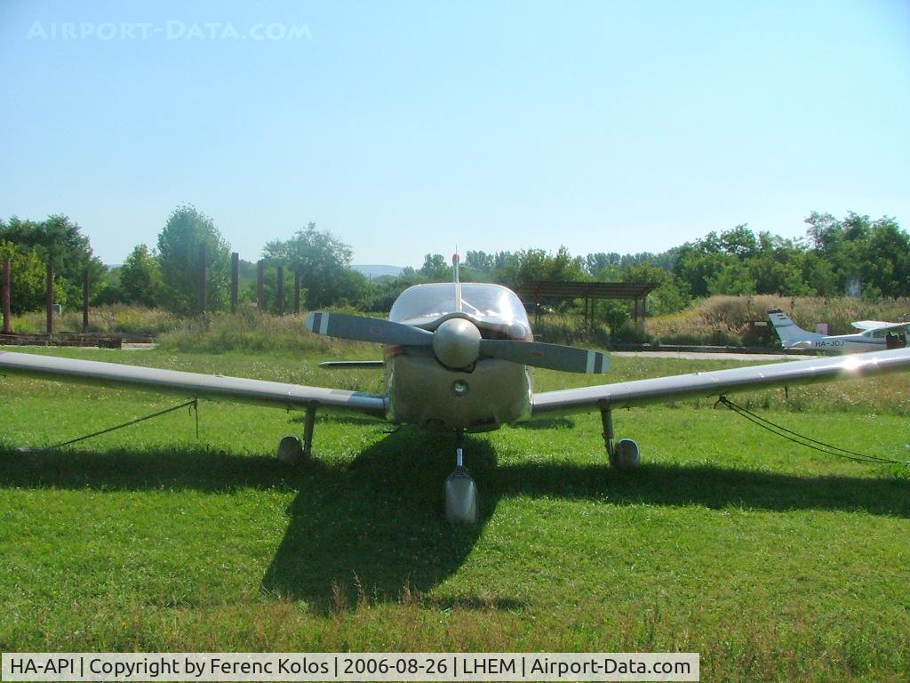 HA-API, 1966 Piper PA-32-300 Cherokee Six Cherokee Six C/N 32-40220, Esztergom