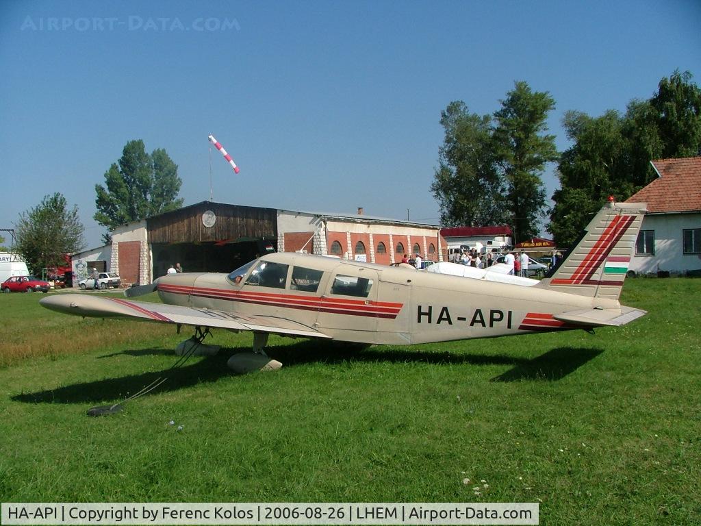 HA-API, 1966 Piper PA-32-300 Cherokee Six Cherokee Six C/N 32-40220, Esztergom