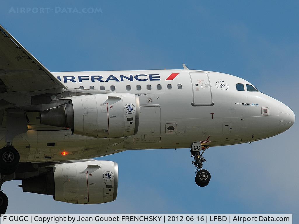 F-GUGC, 2002 Airbus A318-111 C/N 2071, landing 23