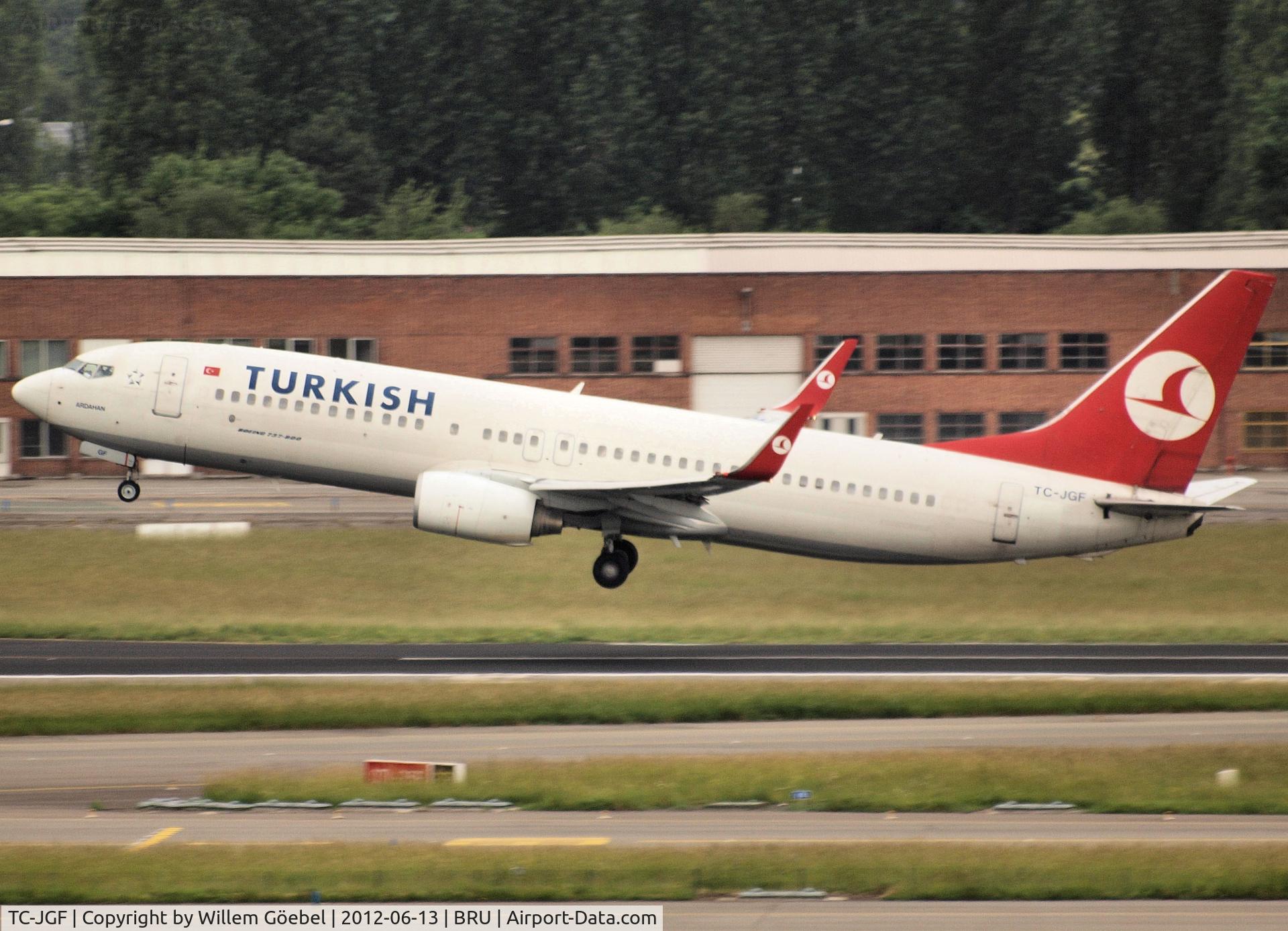 TC-JGF, 2002 Boeing 737-8F2 C/N 29790, Take off from Brussel Airport