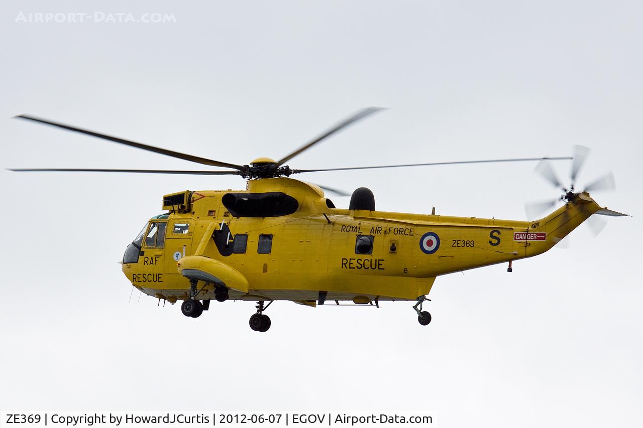 ZE369, Westland Seaking HAR.3 C/N WA948, Departing into the murk.
