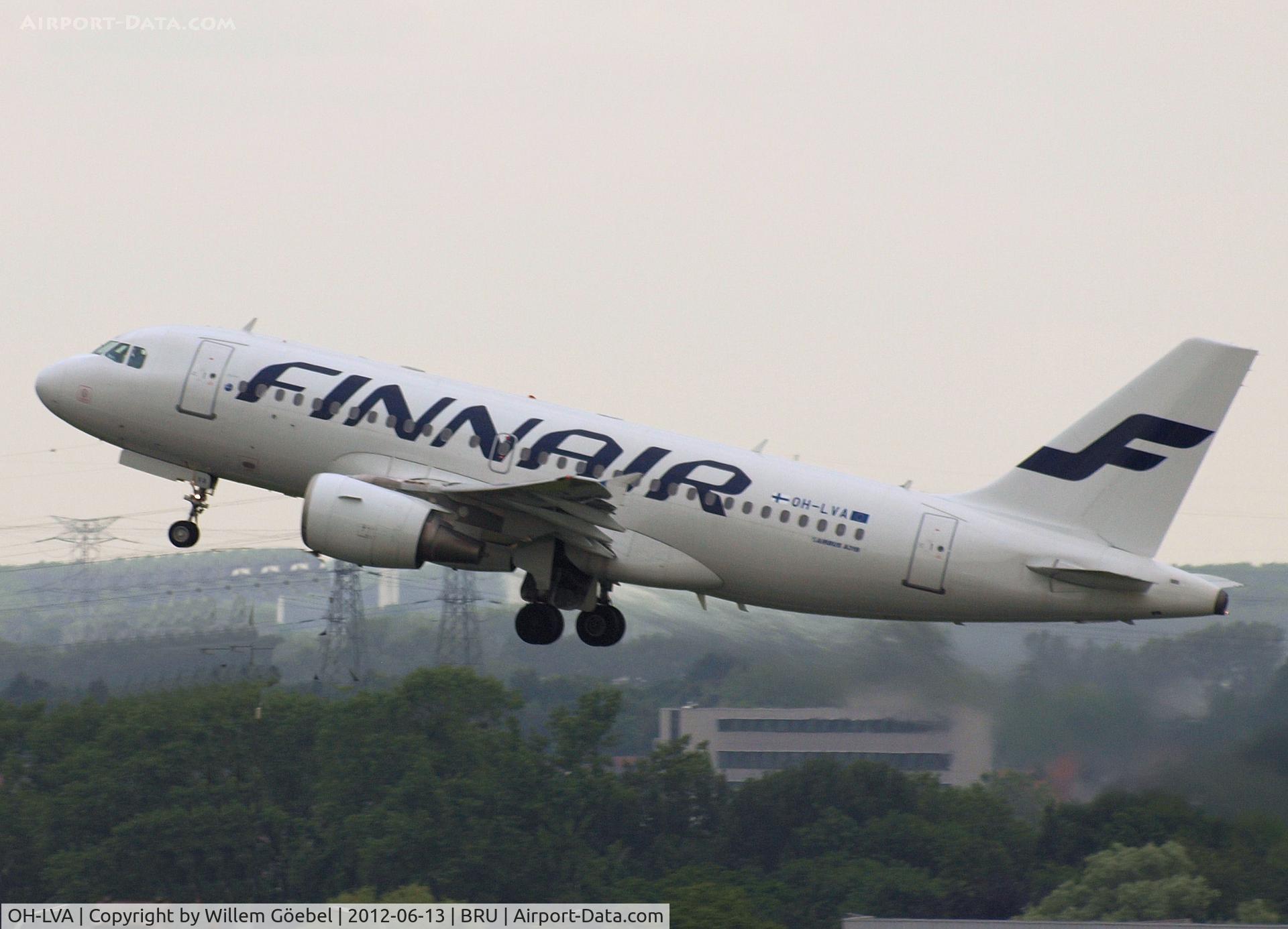 OH-LVA, 1999 Airbus A319-112 C/N 1073, Take off from Brussel Airport IN NEW COLOURS