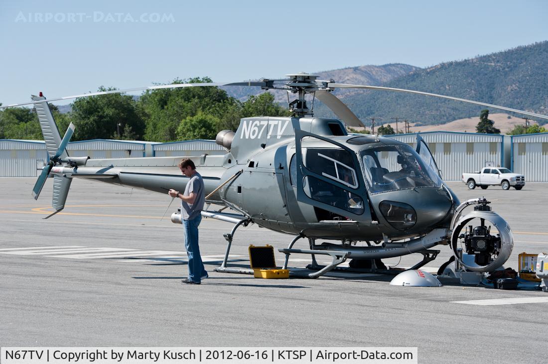 N67TV, 1995 Eurocopter AS-350B-2 Ecureuil Ecureuil C/N 2859, Parked on the ramp.