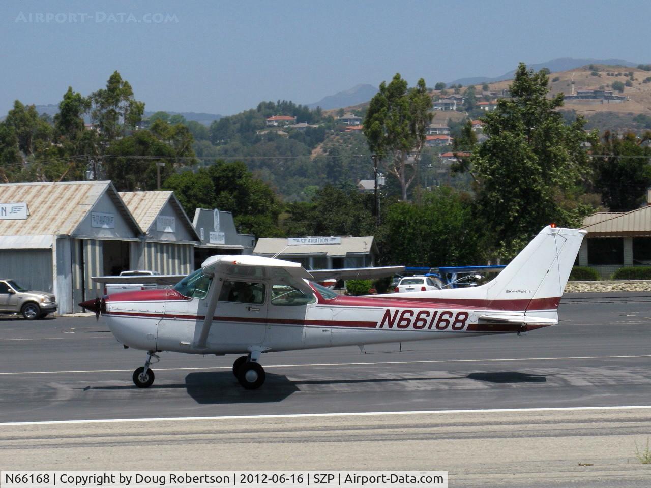 N66168, 1983 Cessna 172P C/N 17275974, 1983 Cessna 172P SKYHAWK, Lycoming O-320-D2J 160 Hp, landing roll Rwy 22