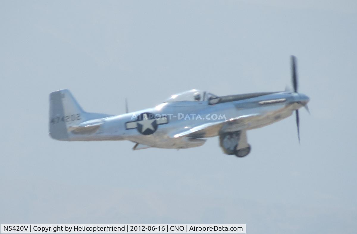N5420V, 1944 North American/aero Classics P-51D C/N 44-74202, Retracting gear as ship lifts off 26R