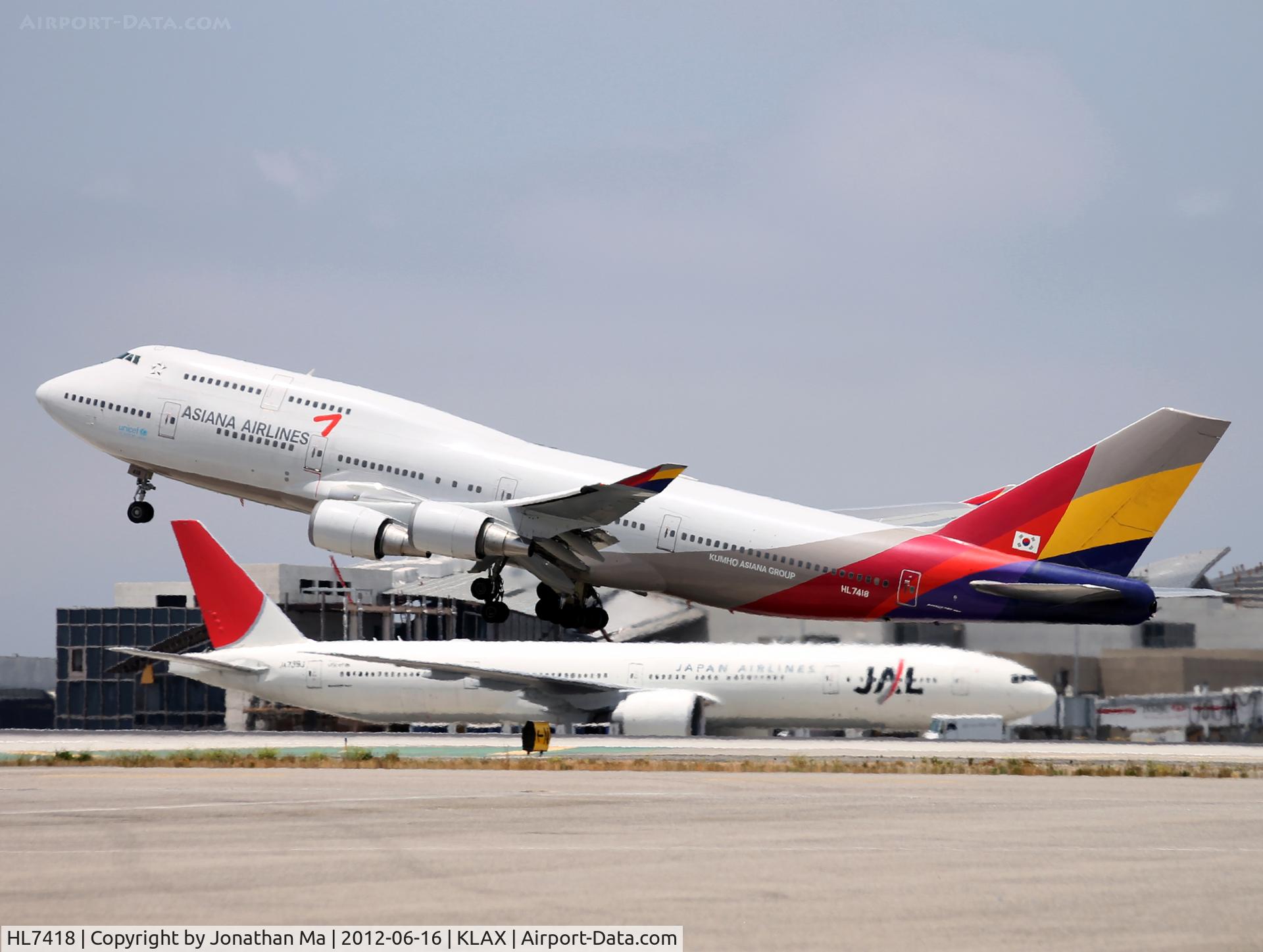 HL7418, 1994 Boeing 747-48E C/N 25780, HL7418 departs LAX