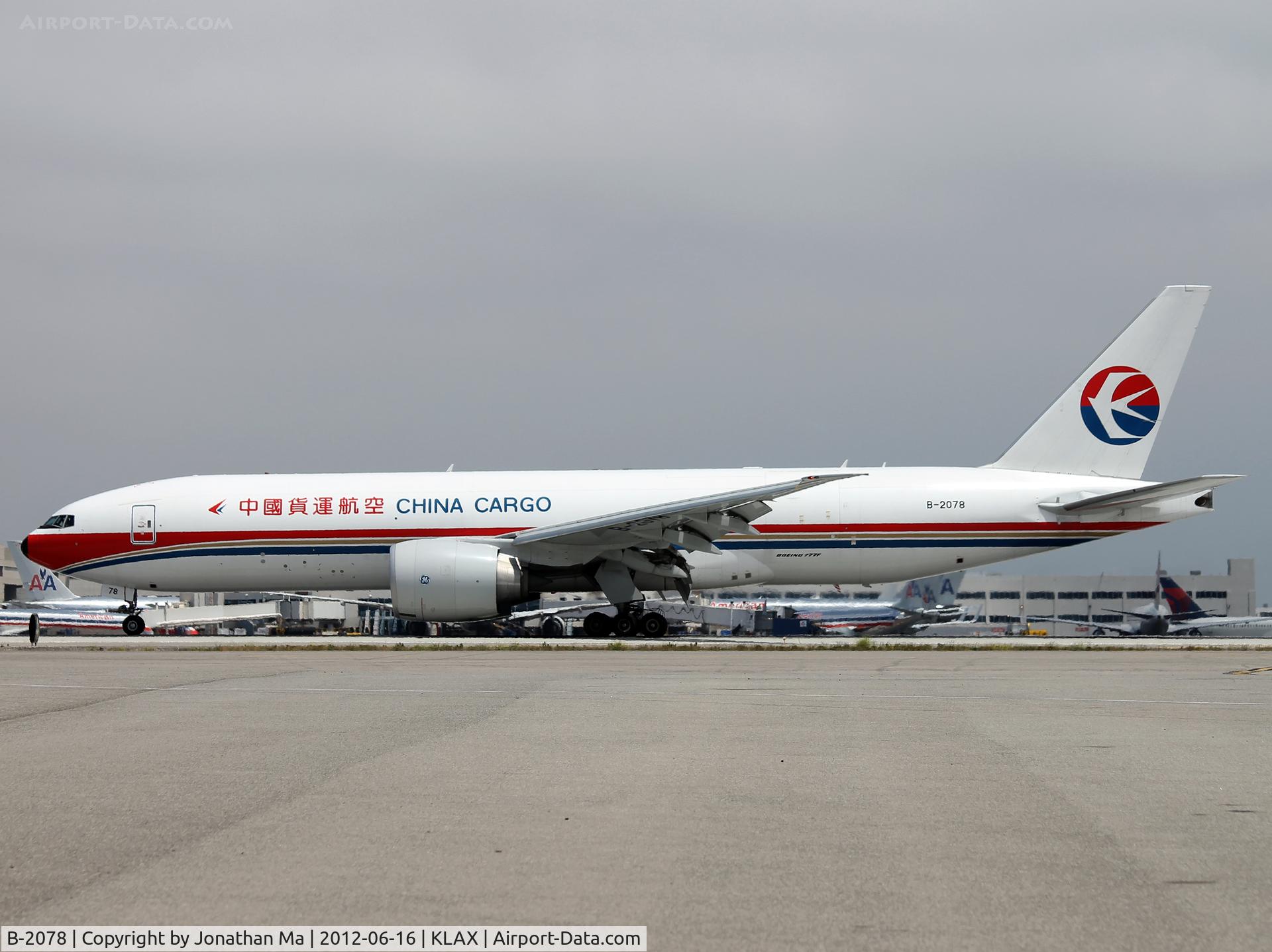 B-2078, 2010 Boeing 777-F6N C/N 37714, China Cargo 777F passes the Flight Path Museum