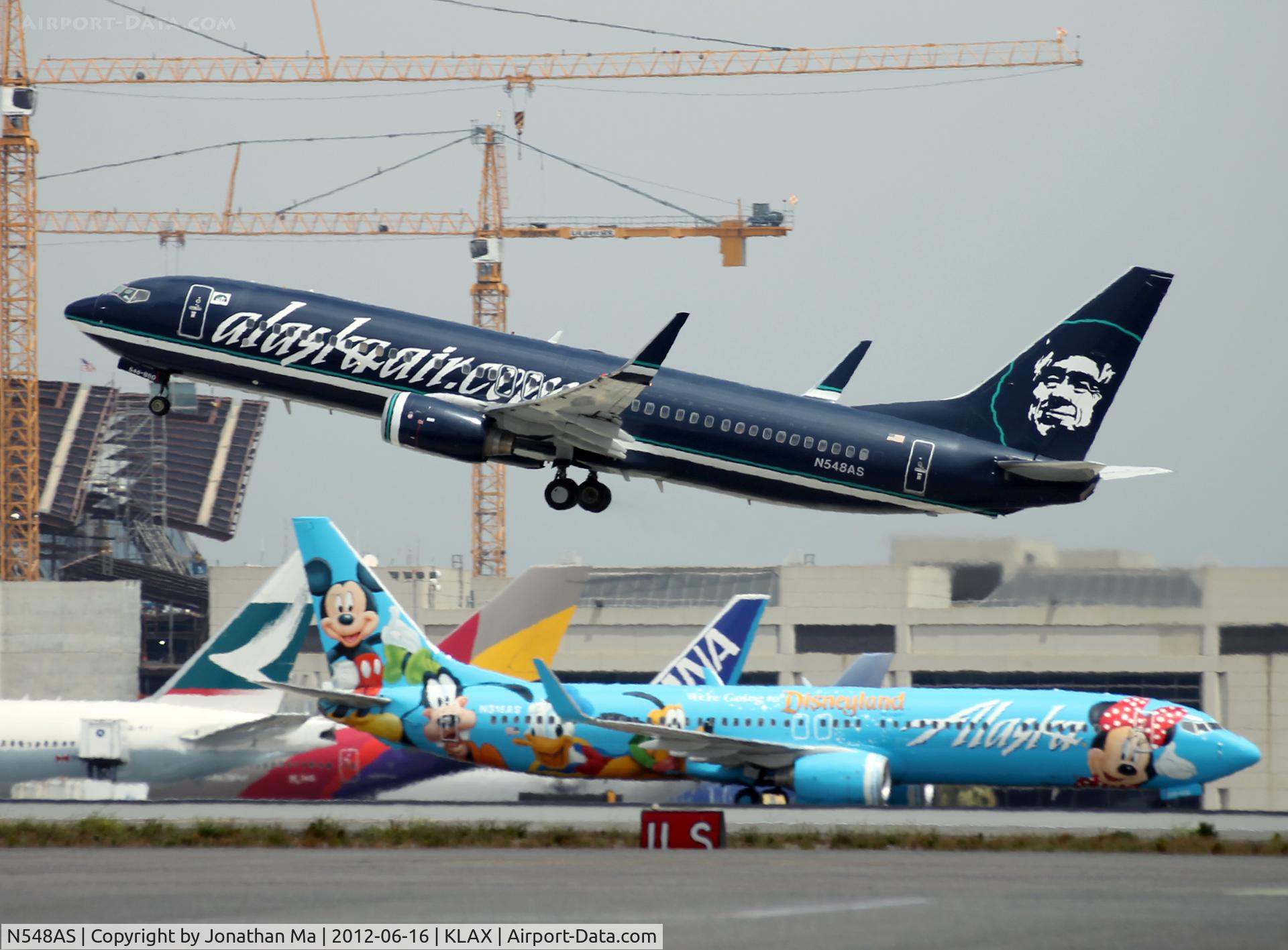 N548AS, 2005 Boeing 737-890 C/N 30020, alaskaair.com with Spirit of Disneyland II