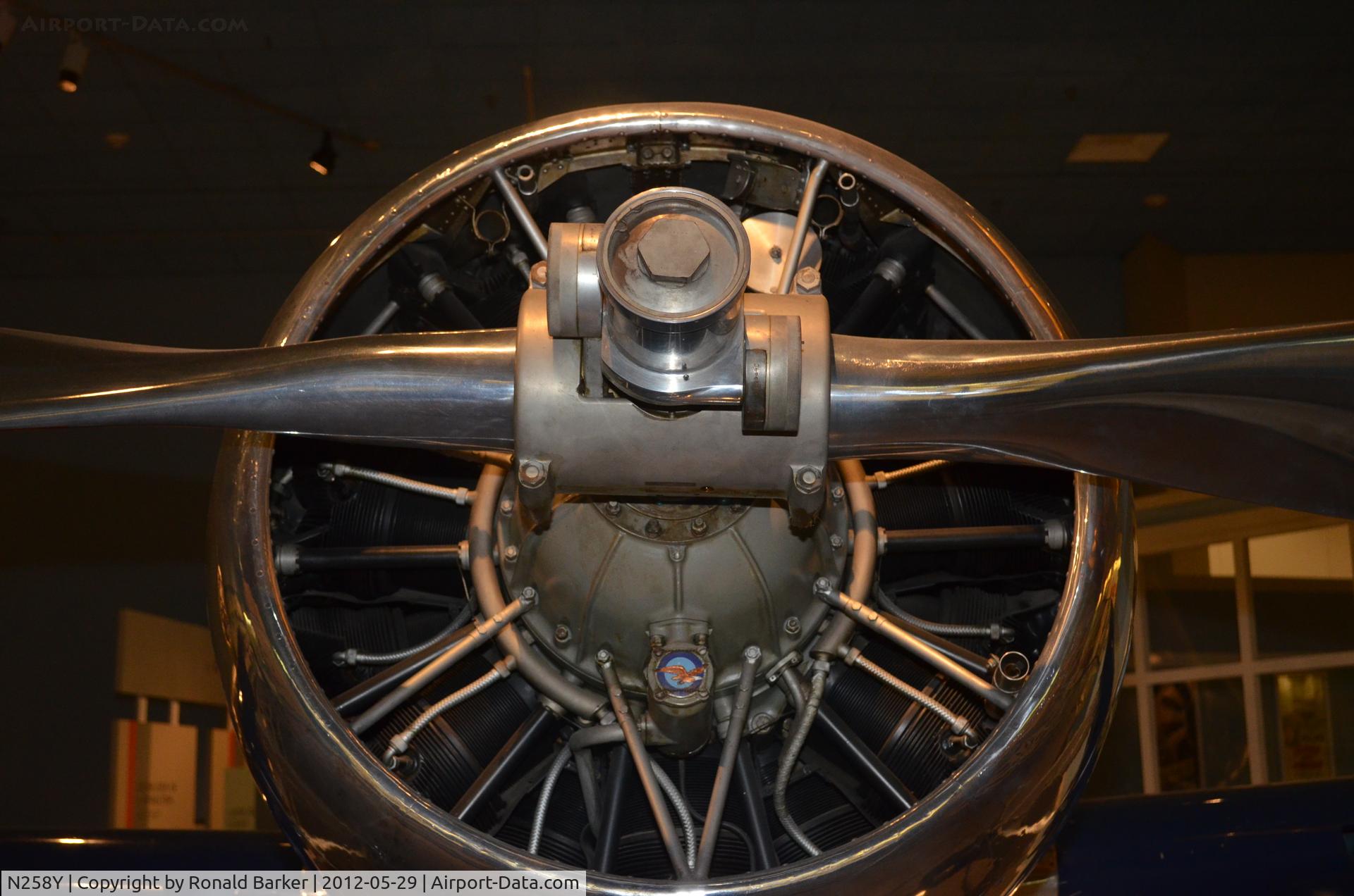 N258Y, 1935 Hughes H-1 C/N 1, Air and Space Museum