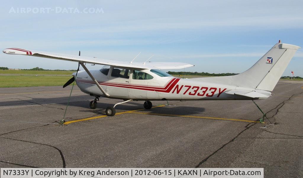 N7333Y, 1977 Cessna R182 Skylane RG C/N R18200116, Cessna R182 Skylane on the line.