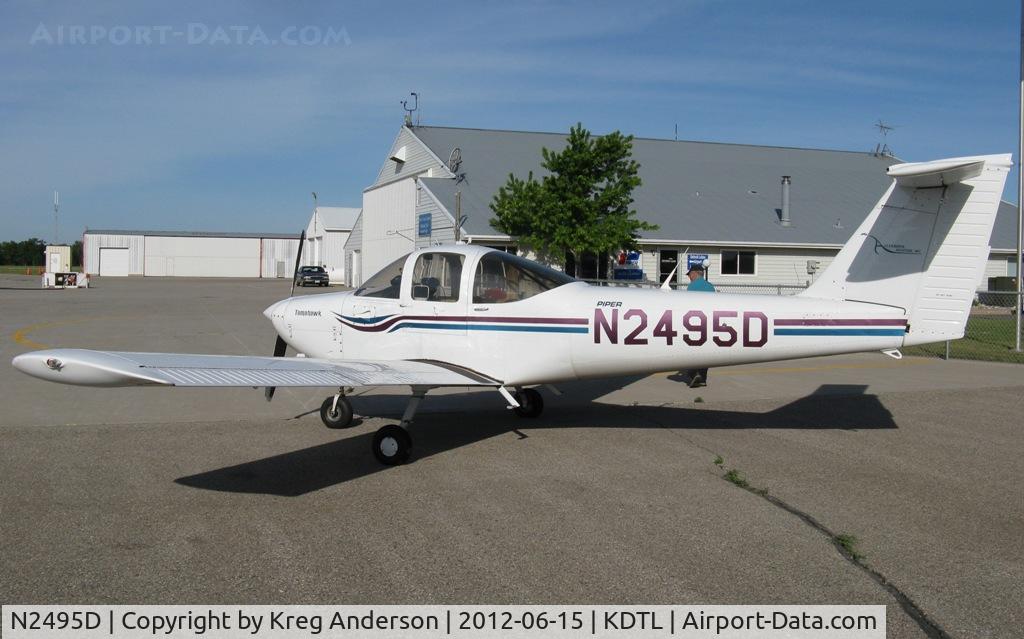 N2495D, 1978 Piper PA-38-112 Tomahawk Tomahawk C/N 38-79A0333, Piper PA-38-112 Tomahawk on the ramp.