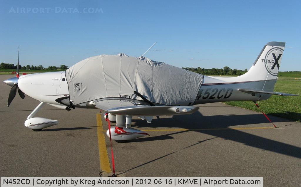 N452CD, Cirrus SR22 C/N 3652, Cirrus SR22 on the ramp.