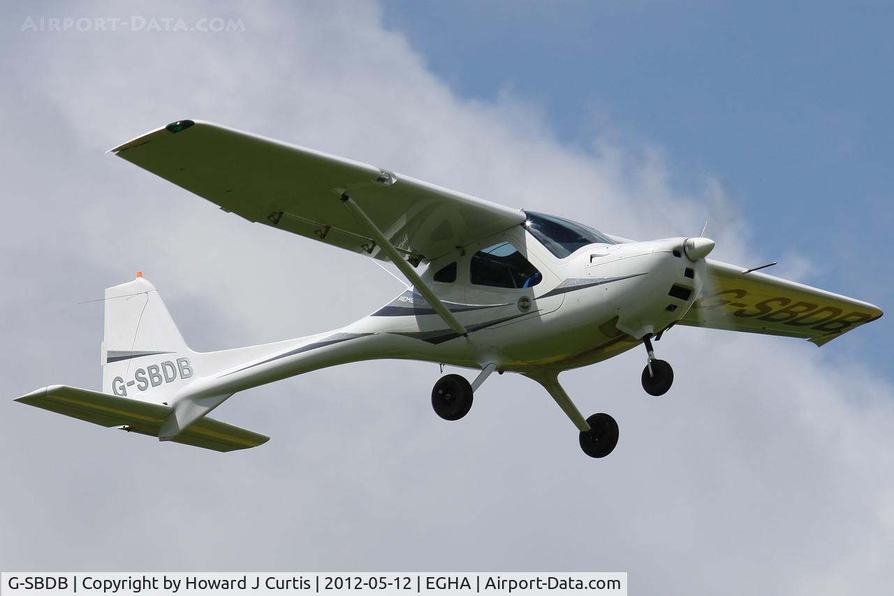 G-SBDB, 2009 Remos GX C/N 353, Climbing out.