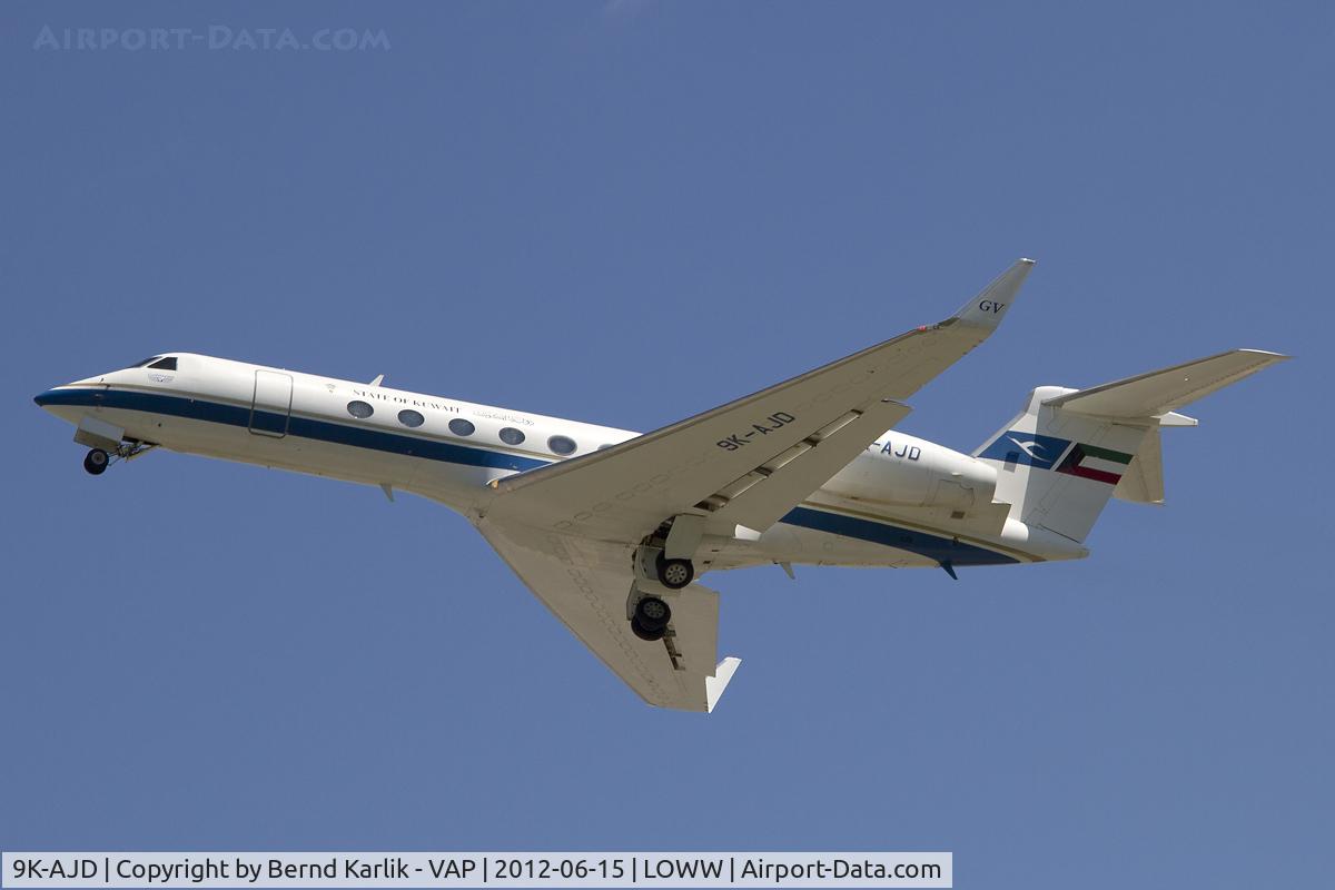 9K-AJD, 1999 Gulfstream Aerospace G-V Gulfstream V C/N 560, Climbing out of Rwy 29