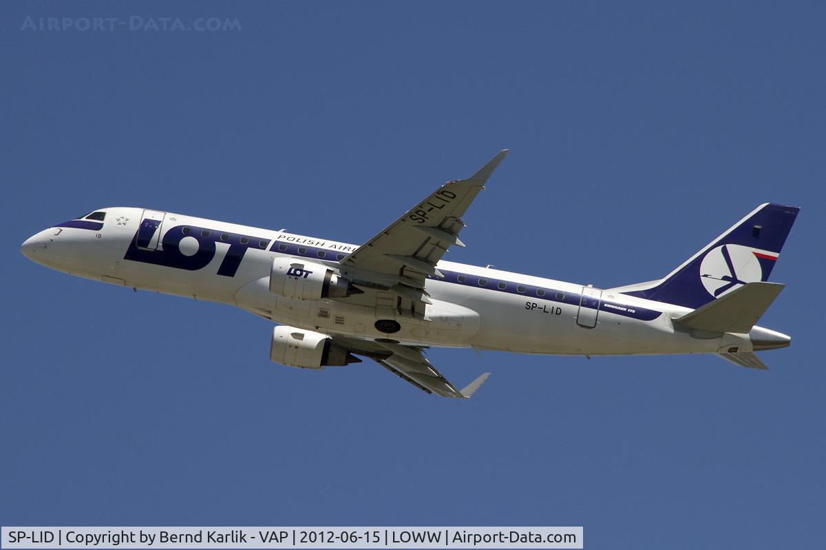 SP-LID, 2006 Embraer 175LR (ERJ-170-200LR) C/N 17000136, Climbing out of Rwy 29