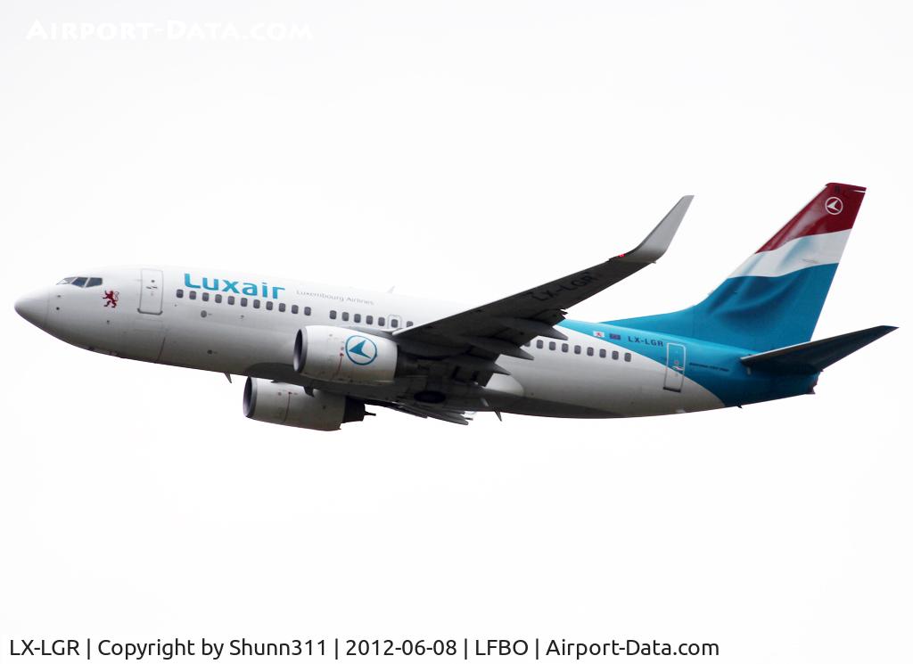 LX-LGR, 2004 Boeing 737-7C9 C/N 33803, Taking off from rwy 32R