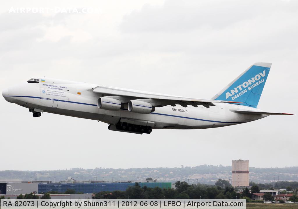 RA-82073, 1994 Antonov An-124-100 Ruslan C/N 9773054359139, Taking off from rwy 32R