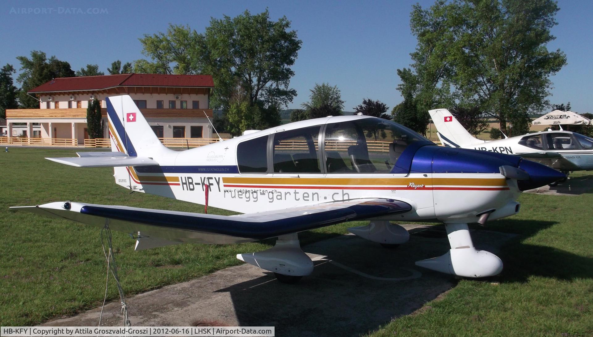 HB-KFY, 2004 Robin DR-400-180 Regent Regent C/N 2560, Siofok-Kiliti Airport - Hungary, Balaton