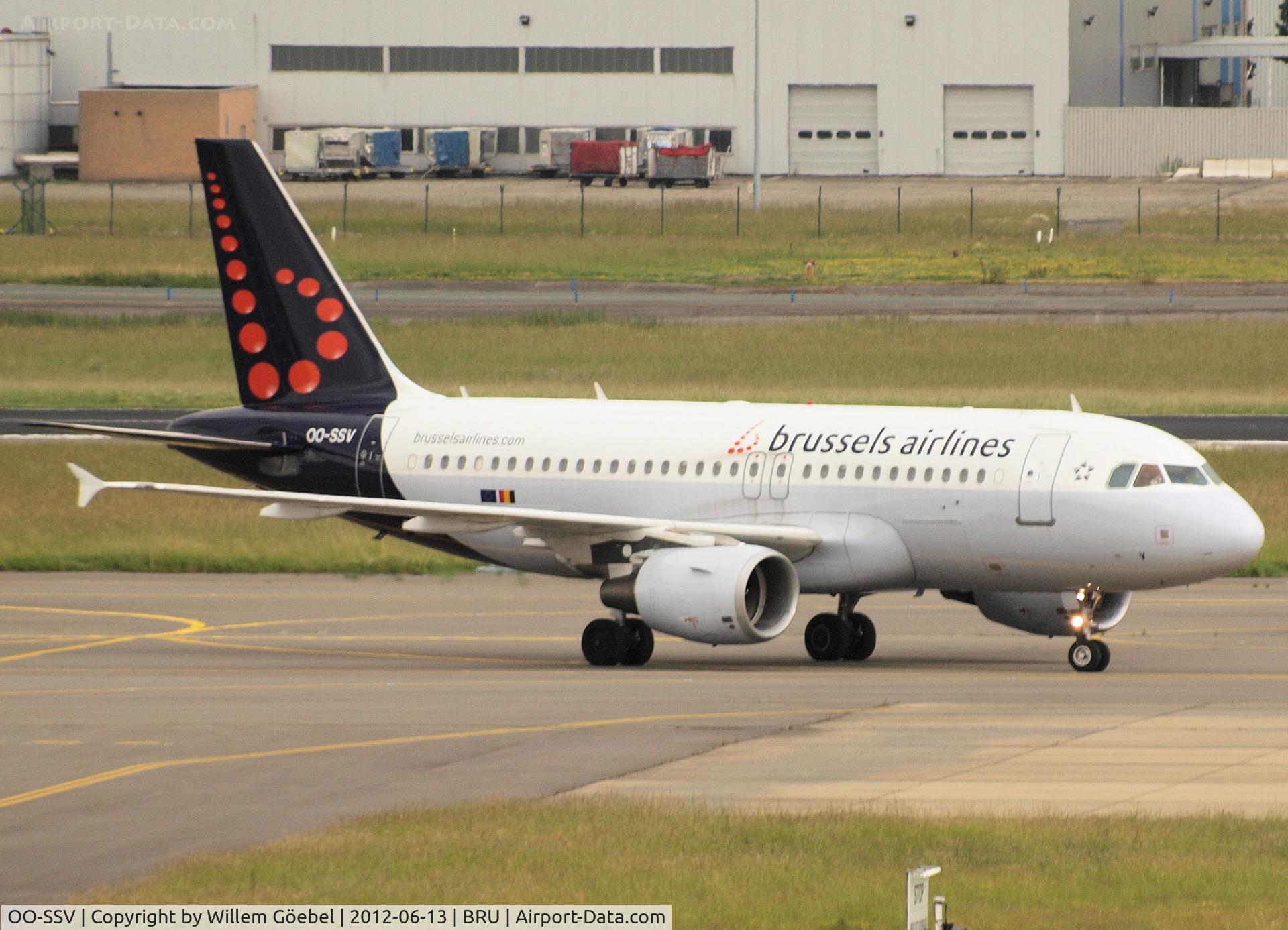OO-SSV, 2004 Airbus A319-111 C/N 2196, Taxi to the gate of Brussel Airport