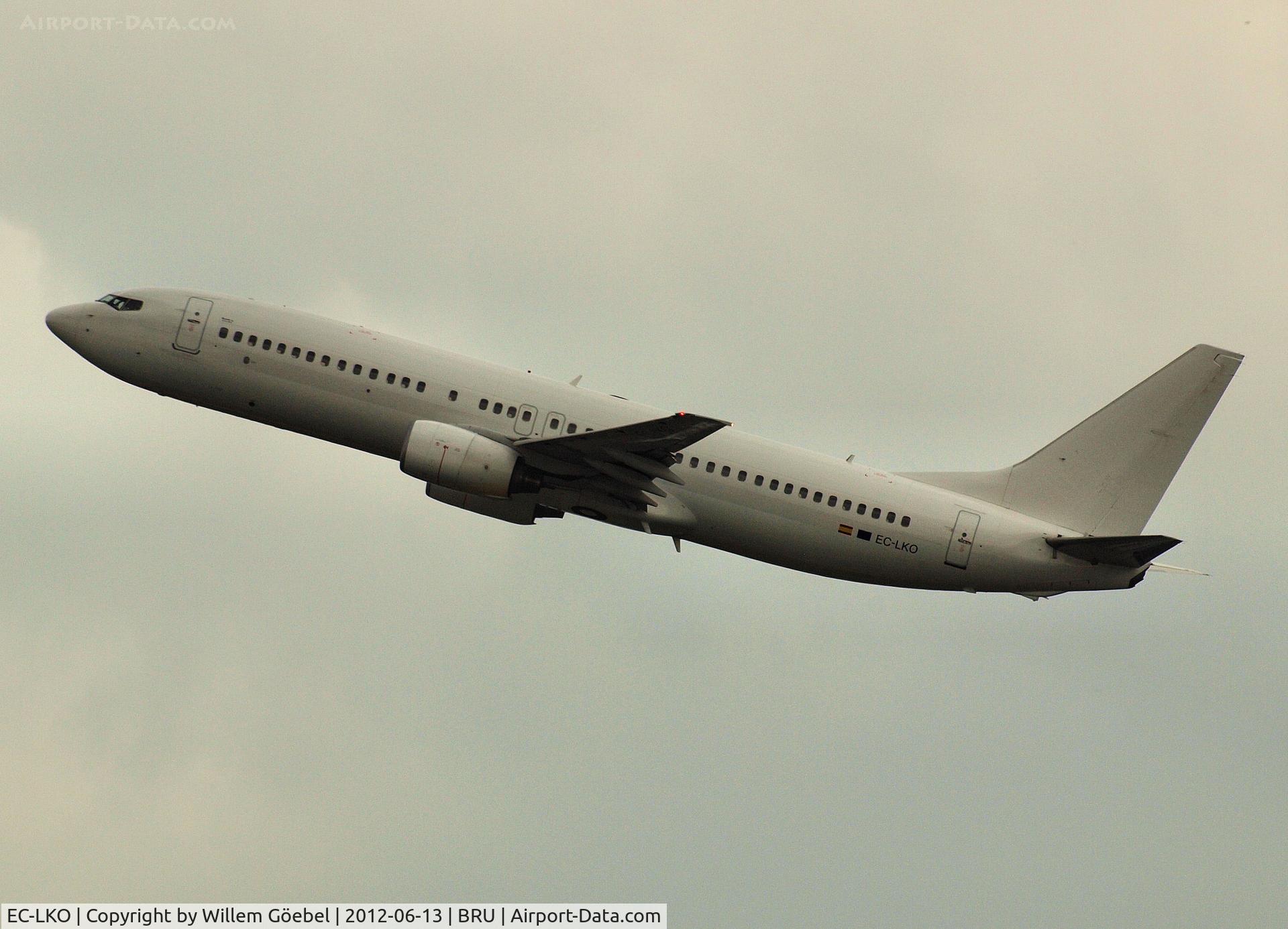 EC-LKO, 1998 Boeing 737-85F C/N 28821, Take off from Brussel Airport