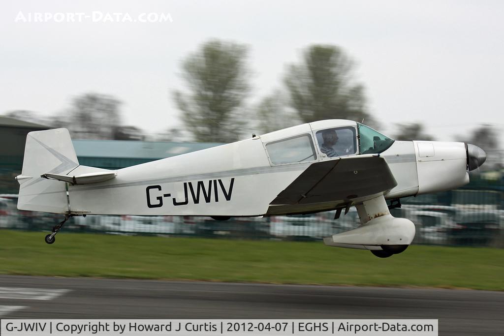 G-JWIV, 1963 CEA Jodel DR-1051 C/N 431, Privately owned. At the LAA fly-in here.