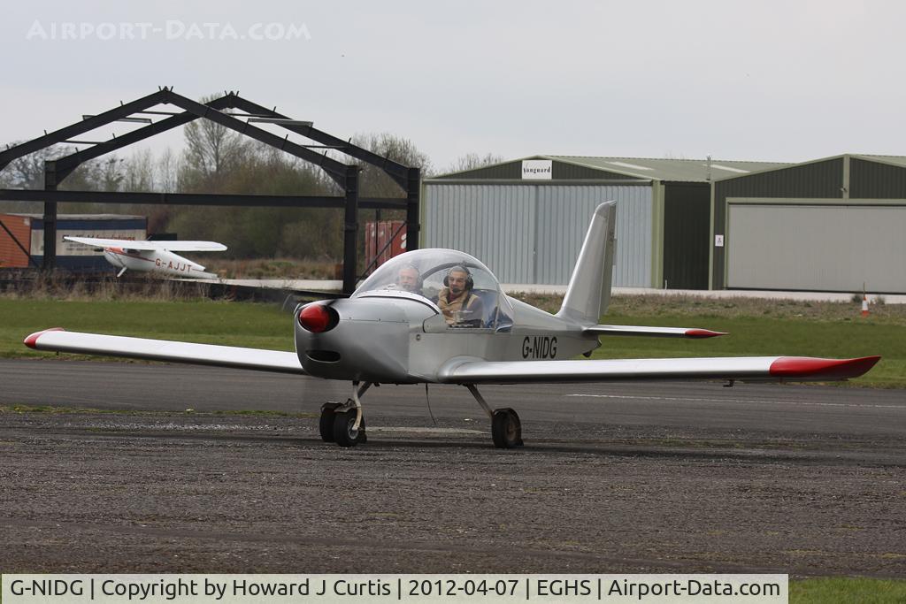 G-NIDG, 2000 Aerotechnik EV-97 Eurostar C/N PFA 315-13580, Privately owned. At the LAA fly-in here.