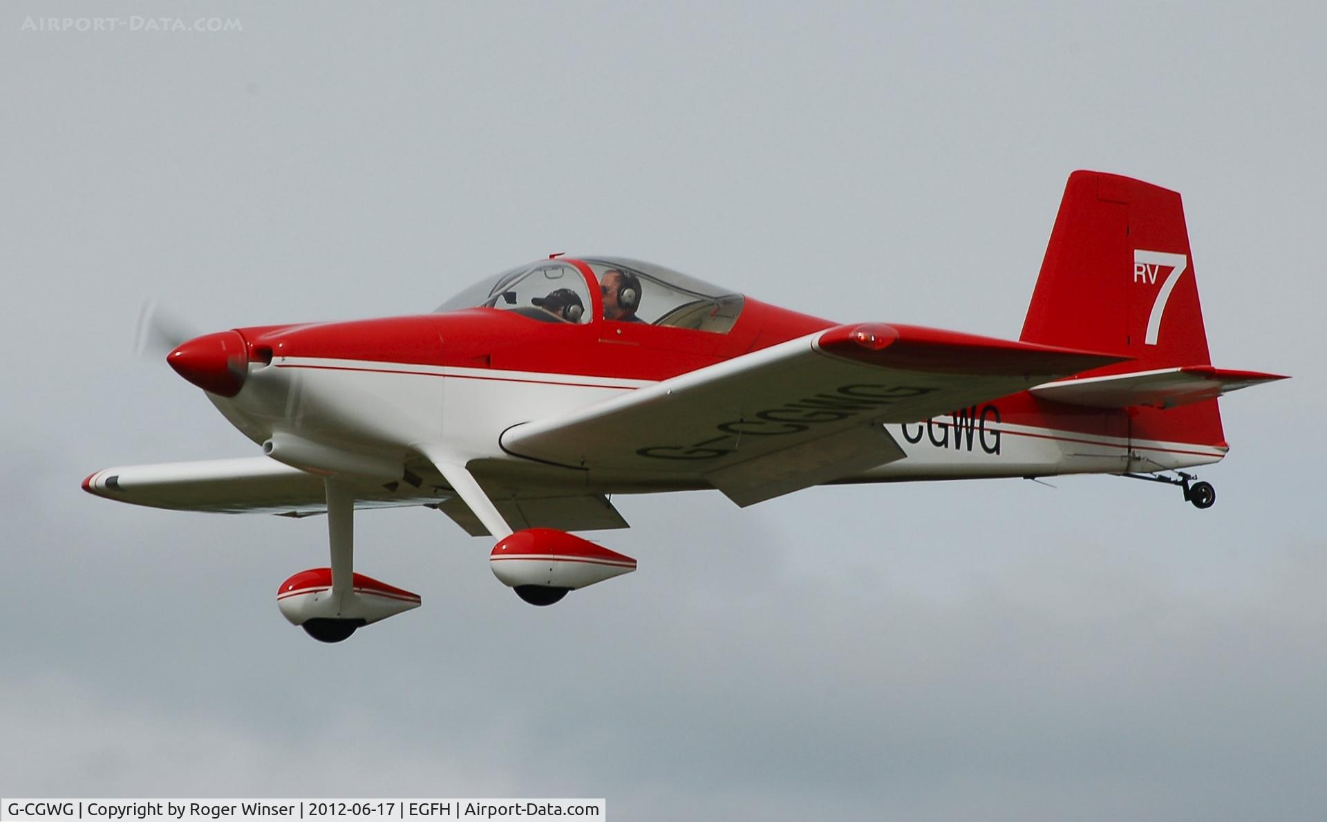 G-CGWG, 2011 Vans RV-7 C/N PFA 323-14486, Resident Vans RV-7 finals Runway 28.