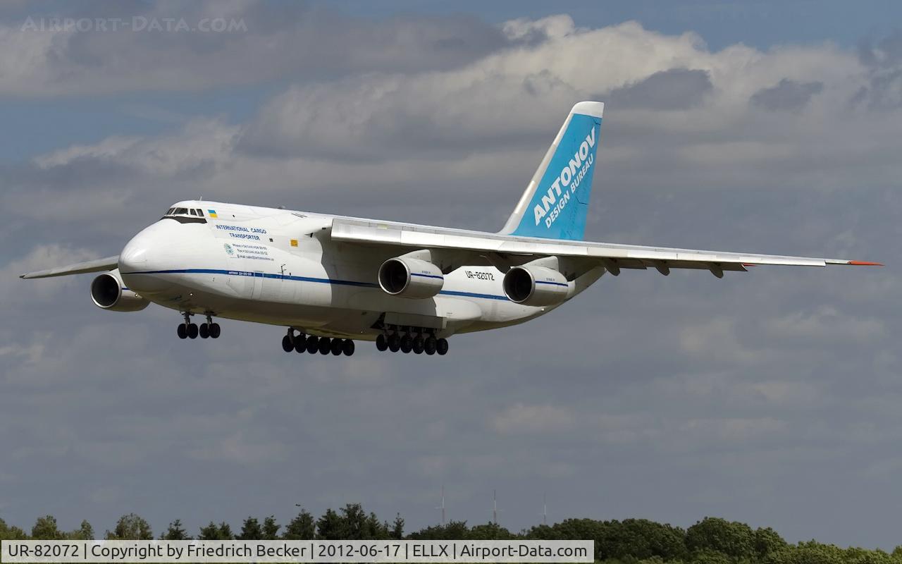 UR-82072, 1993 Antonov An-124-100 Ruslan C/N 9773053359136, on final RW24