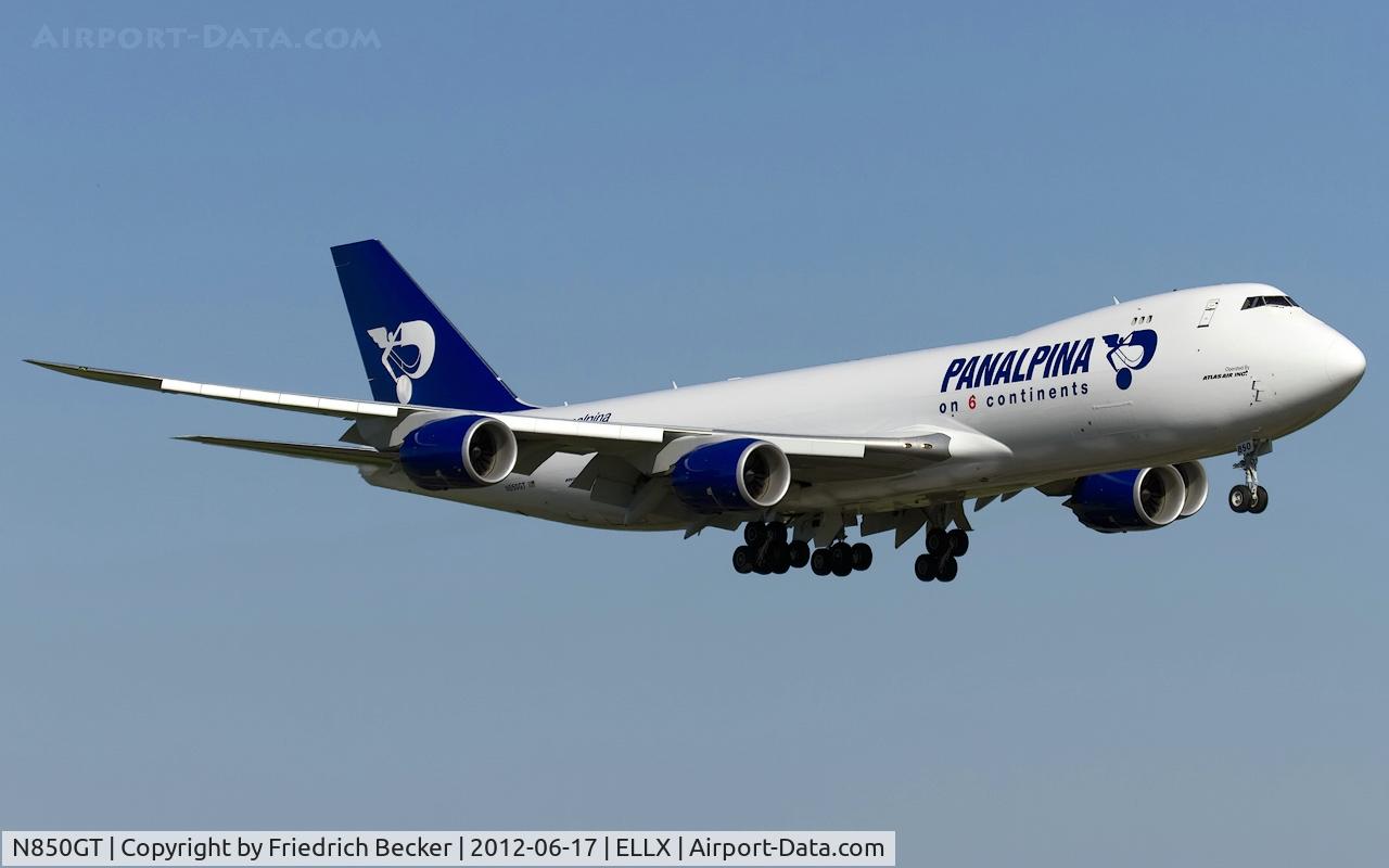 N850GT, 2012 Boeing 747-87UF/SCD C/N 37570, on final RW24