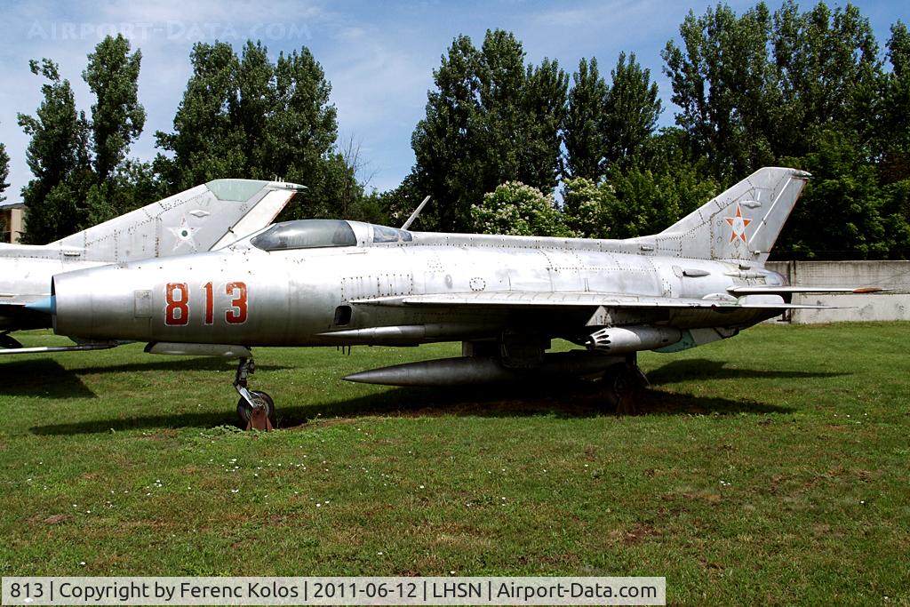 813, Mikoyan-Gurevich MiG-21F-13 C/N 741813, Szolnok