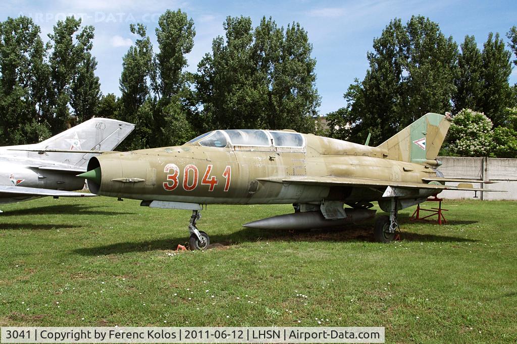 3041, 1974 Mikoyan-Gurevich MiG-21UM C/N 516903041, Szolnok