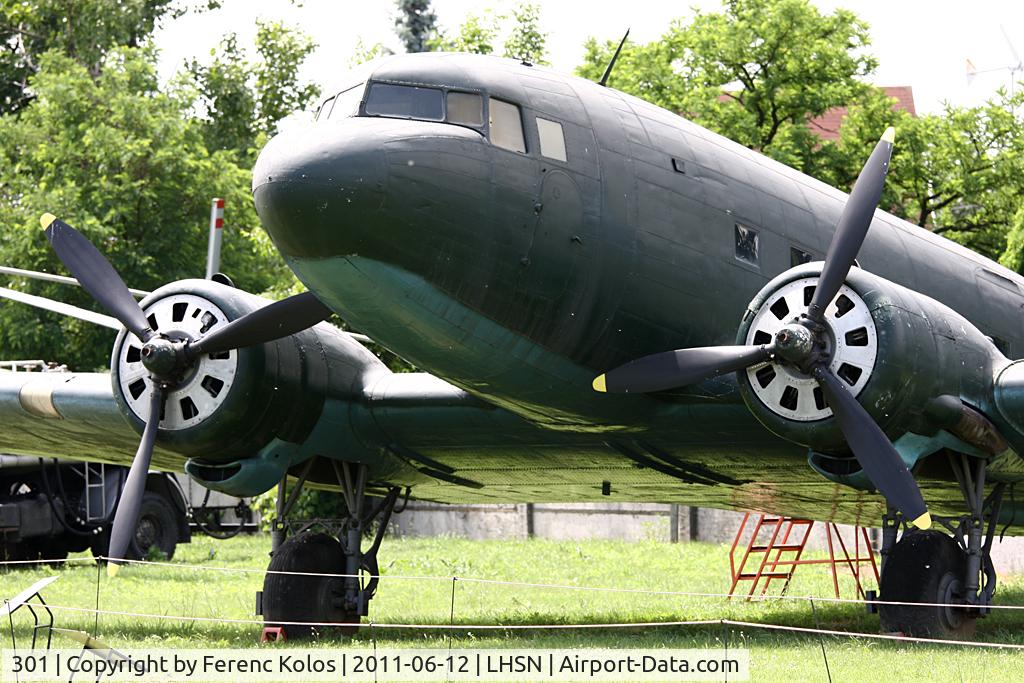 301, 1952 Lisunov Li-2T Cab C/N 23441301, Szolnok