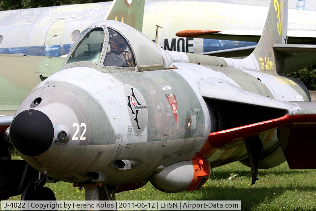 J-4022, 1955 Hawker Hunter F.58 C/N 41H-697389, Szolnok