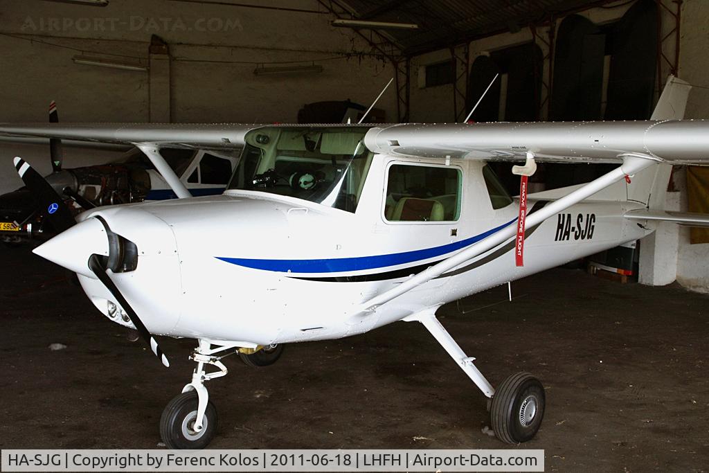 HA-SJG, 1981 Cessna 152 C/N 15284015, Farkashegy