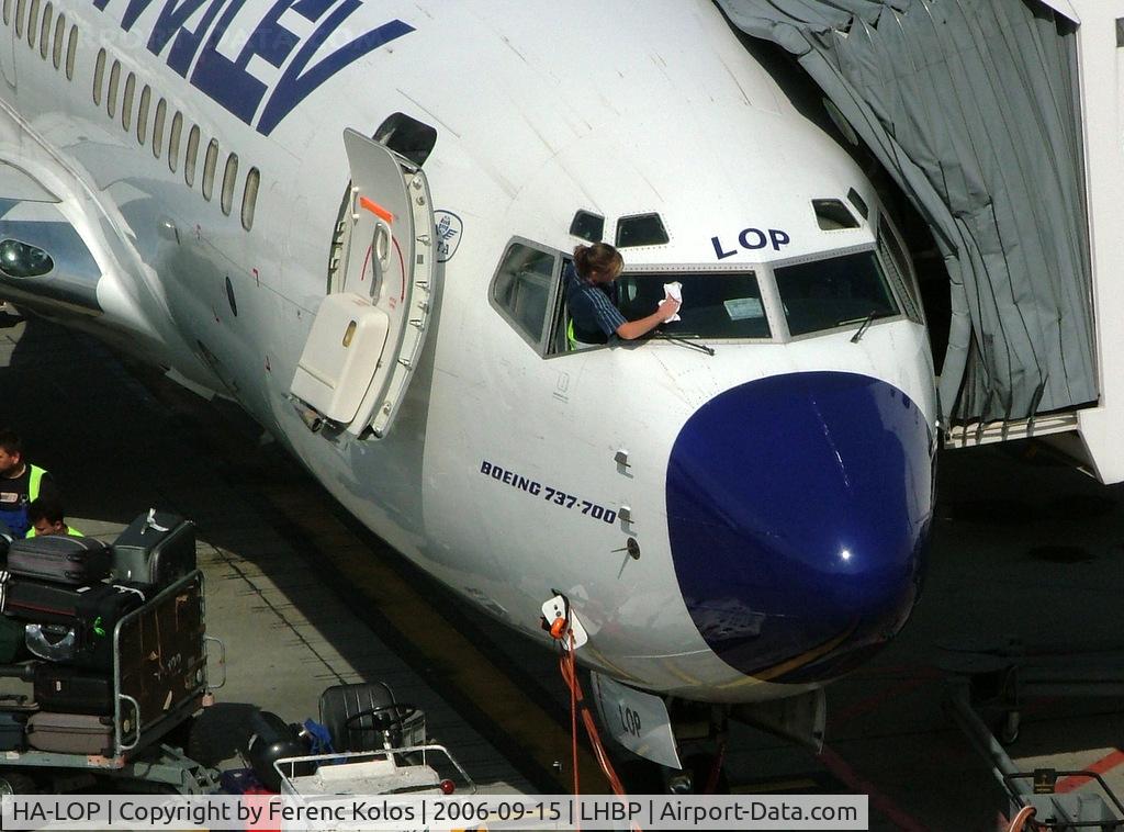 HA-LOP, 2004 Boeing 737-7Q8 C/N 29354, Ferihegy