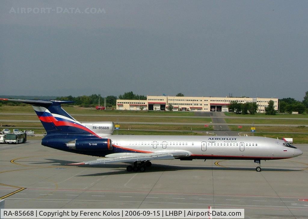 RA-85668, 1989 Tupolev Tu-154M C/N 89A826, Ferihegy