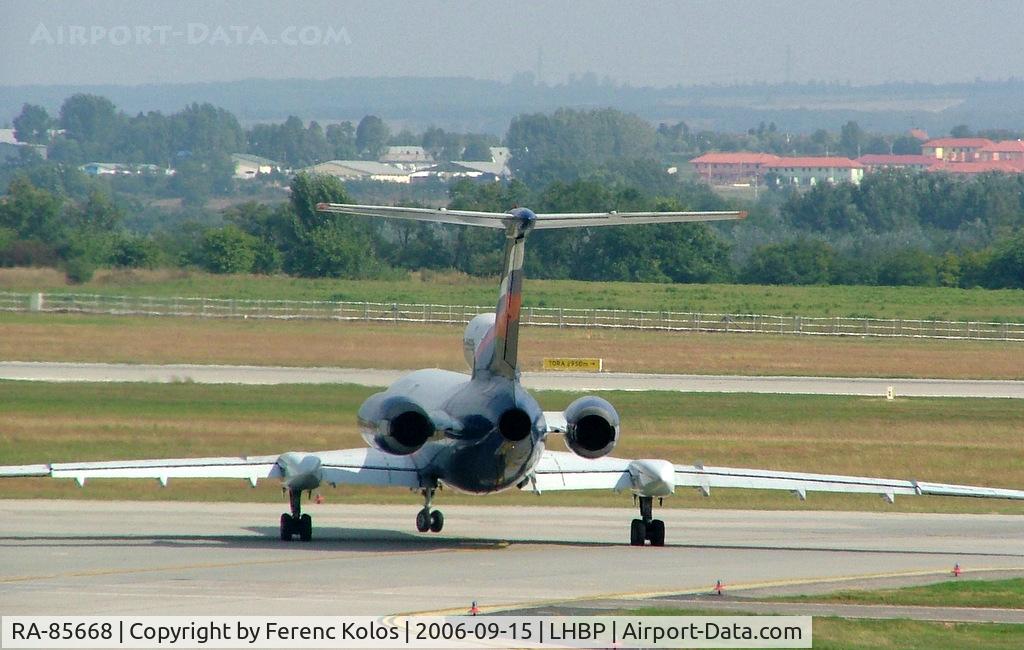 RA-85668, 1989 Tupolev Tu-154M C/N 89A826, Ferihegy