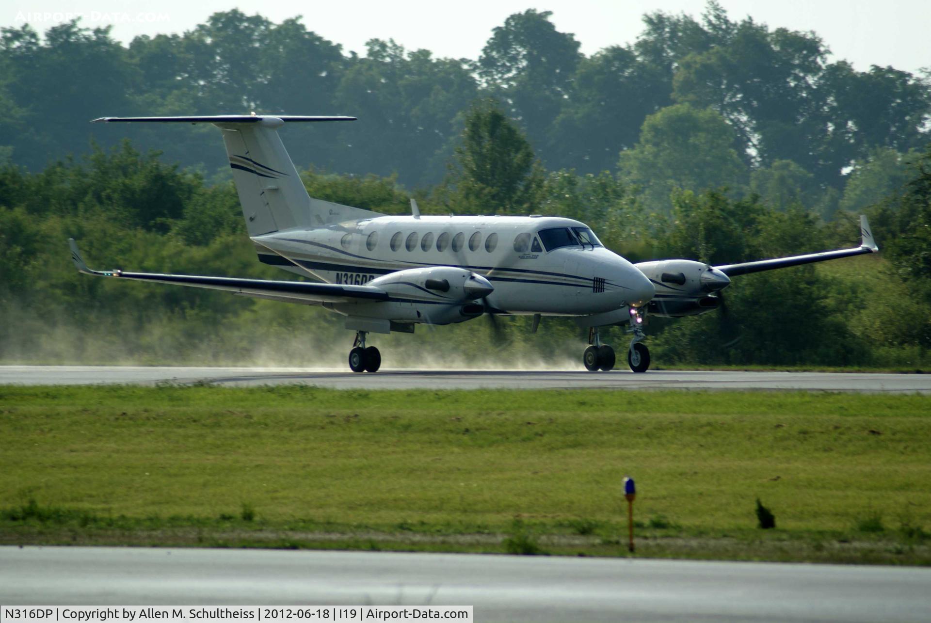 N316DP, 1996 Beech Super King Air 350 C/N FL-136, King Air 350