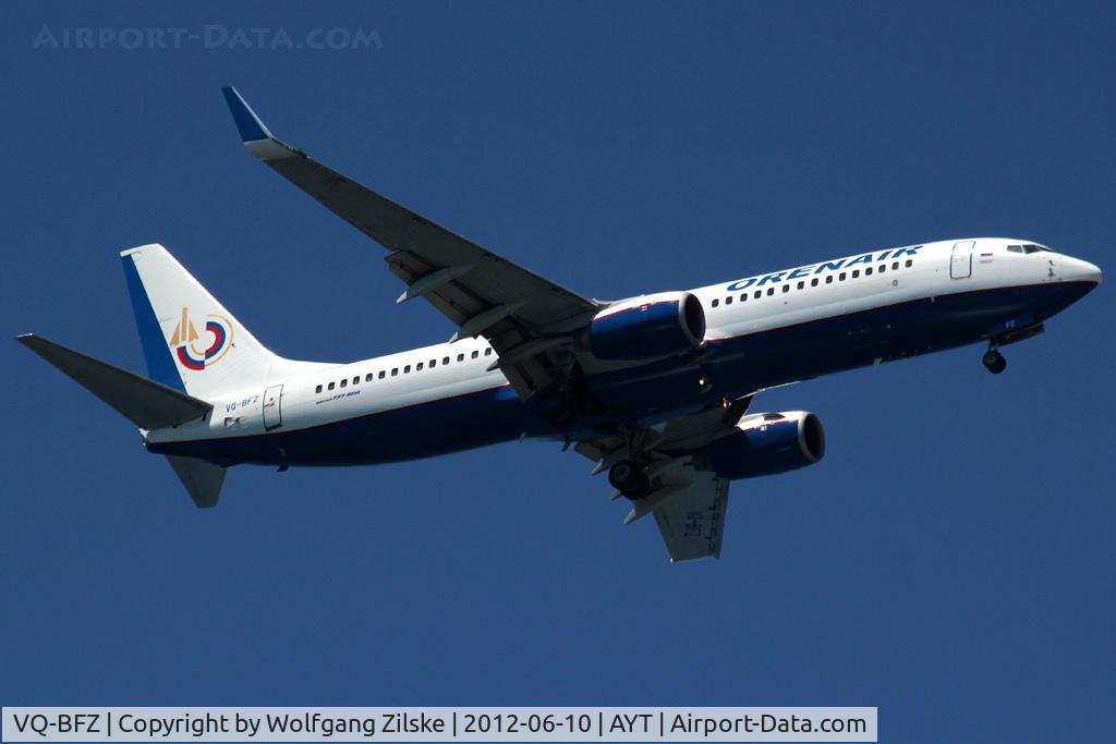 VQ-BFZ, 2001 Boeing 737-86N C/N 28644, visitor