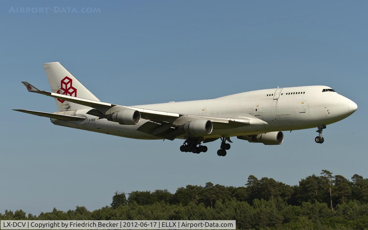 LX-DCV, 1990 Boeing 747-4B5F/SCD C/N 24619, on final RW24