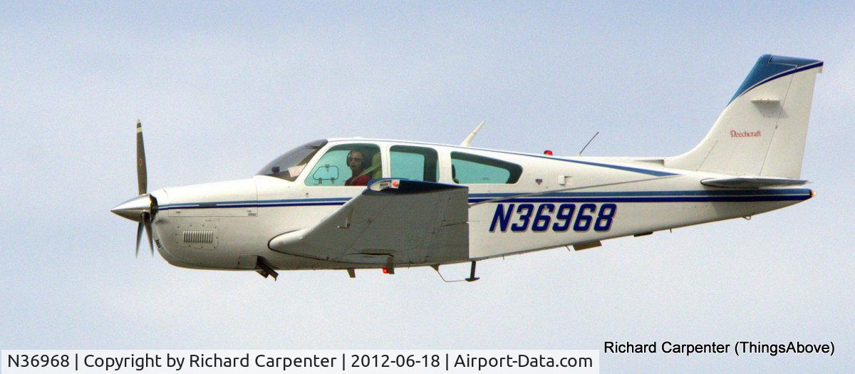 N36968, 1980 Beech F33A Bonanza C/N CE-924, Flying by Kill Devil Hills
