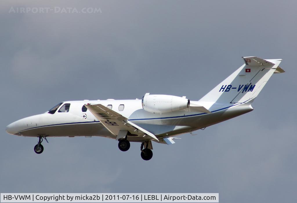 HB-VWM, 2009 Cessna 525 CitationJet CJ1+ C/N 525-0690, Landing in 25R