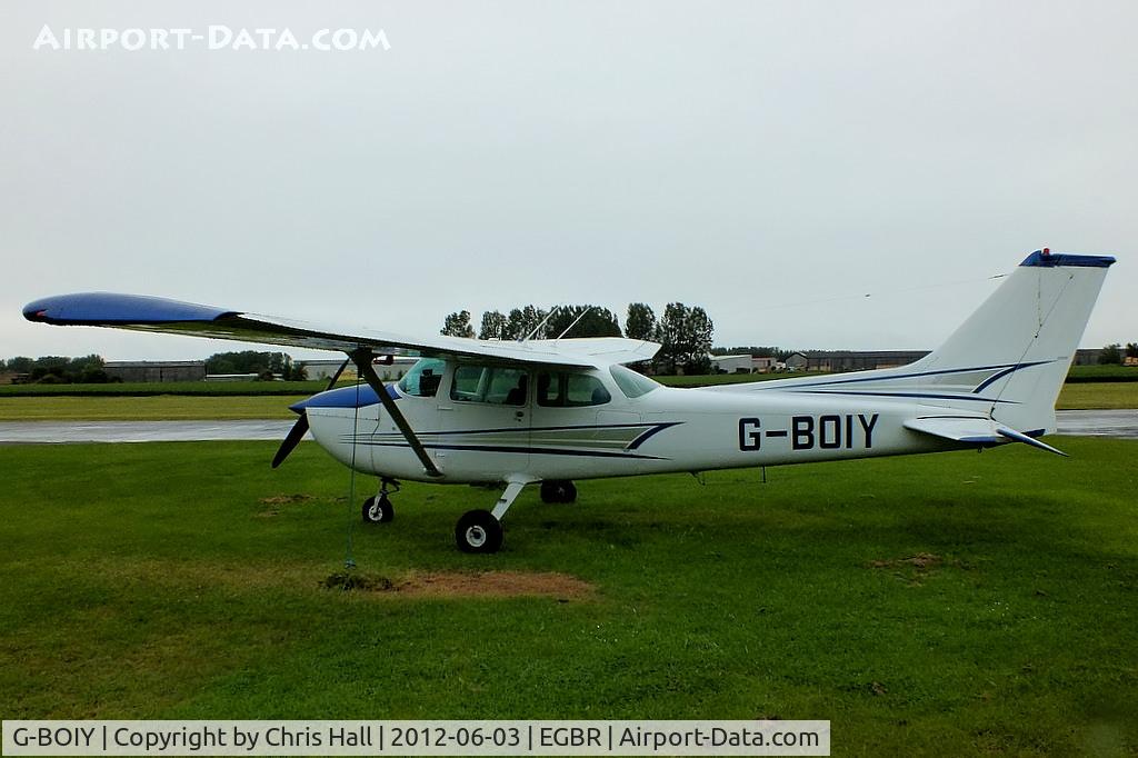 G-BOIY, 1976 Cessna 172N C/N 172-67738, at Breighton Aerodrome, North Yorkshire