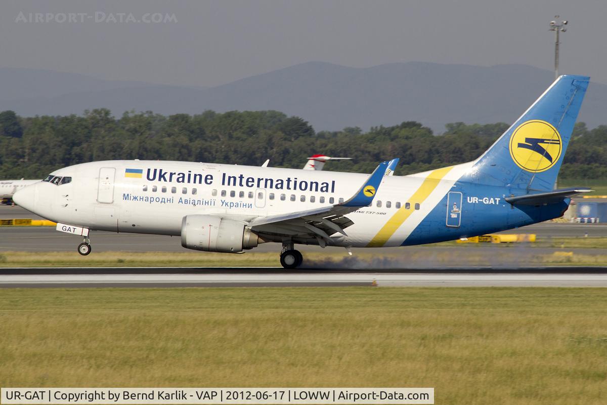 UR-GAT, 1993 Boeing 737-528 C/N 25237, Rwy 16