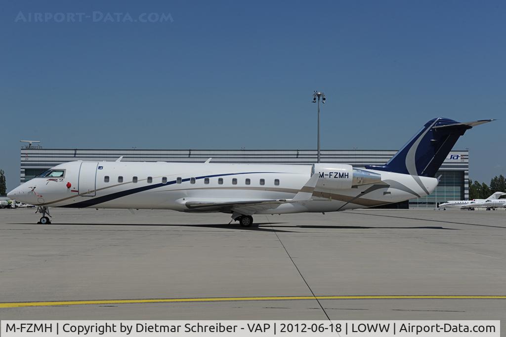 M-FZMH, 2006 Bombardier Challenger 850 (CL-600-2B19) C/N 8068, Regionaljet