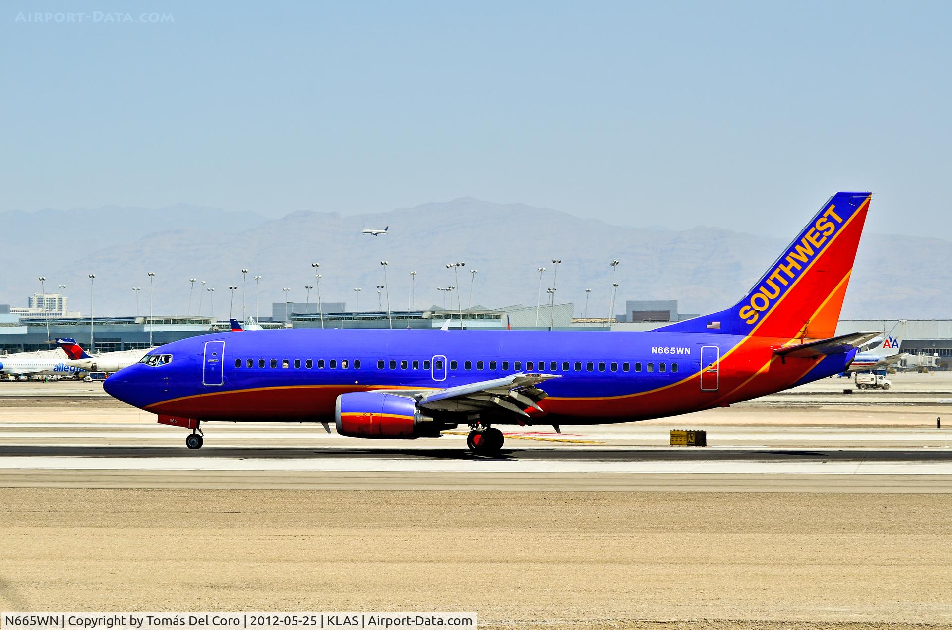 N665WN, 1986 Boeing 737-3Y0 C/N 23497, N665WN Southwest Airlines 1986 Boeing 737-3Y0 C/N 23497

- Las Vegas - McCarran International (LAS / KLAS)
USA - Nevada, May 25, 2012
Photo: Tomás Del Coro