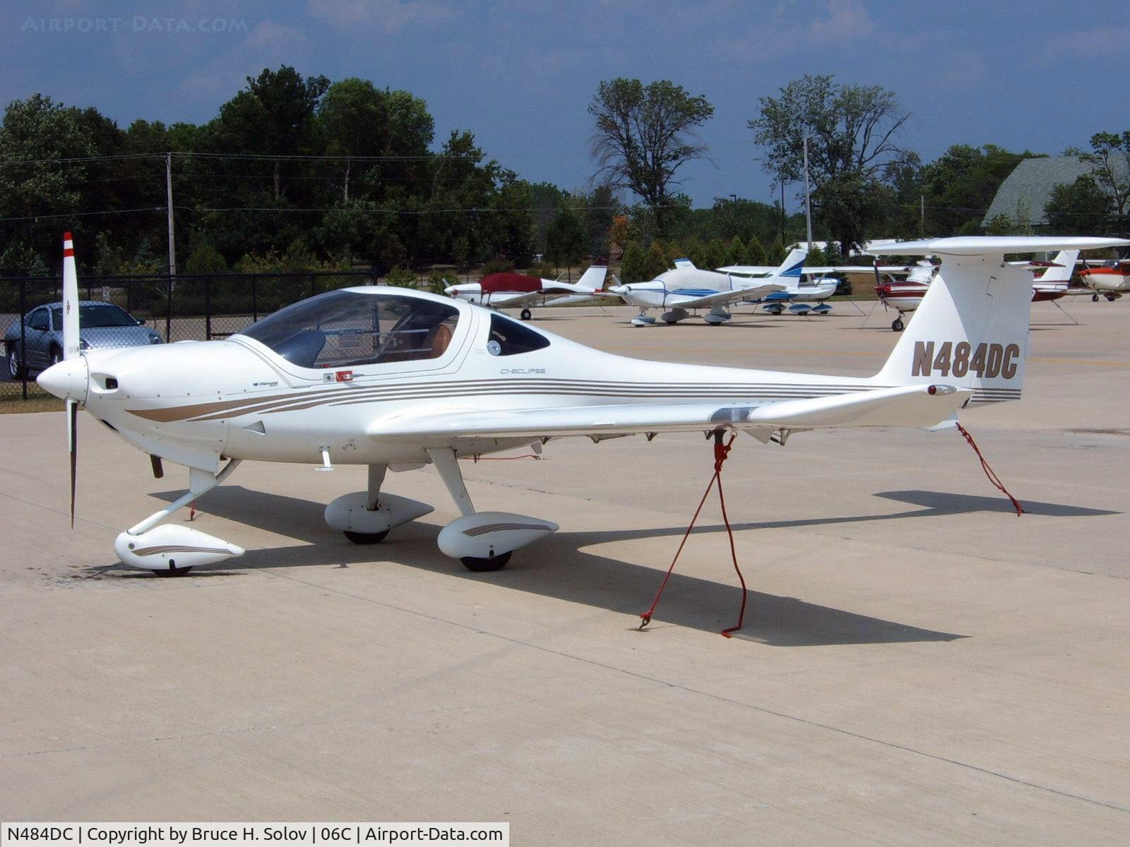 N484DC, 2004 Diamond DA-20C-1 Eclipse C/N C0251, Diamond Eclipse at Schaumburg Regional Airport
