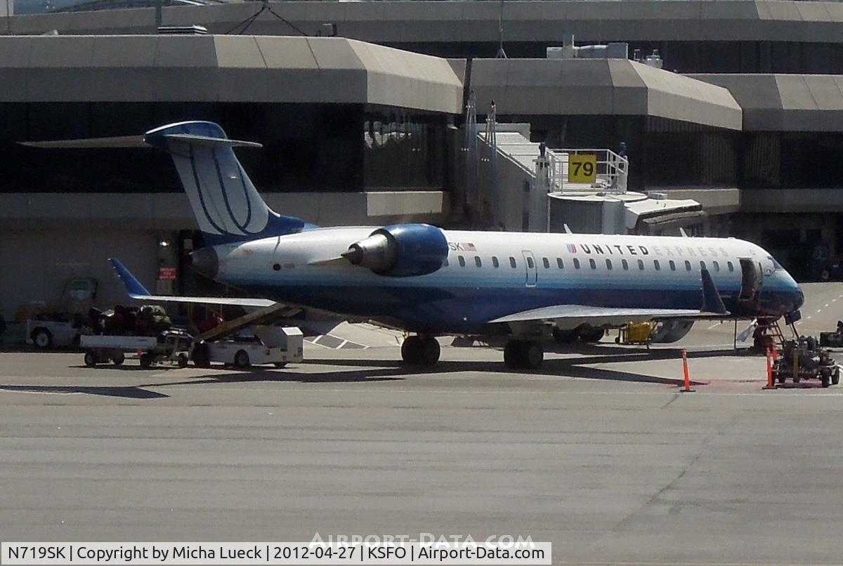 N719SK, 2004 Bombardier CRJ-701ER (CL-600-2C10) Regional Jet C/N 10188, At San Francisco