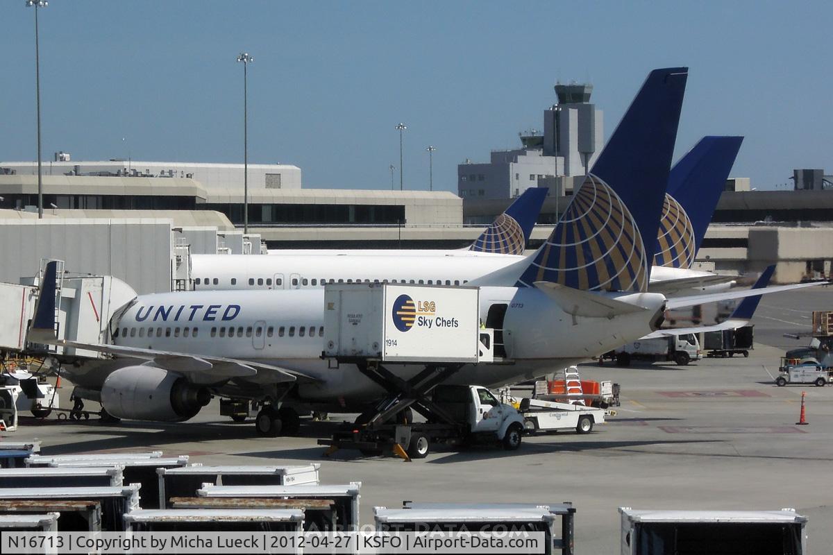 N16713, 1998 Boeing 737-724 C/N 28784, At San Francisco